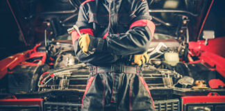 Selbst ist der Mann: Den eigenen Oldtimer kostengünstig reparieren