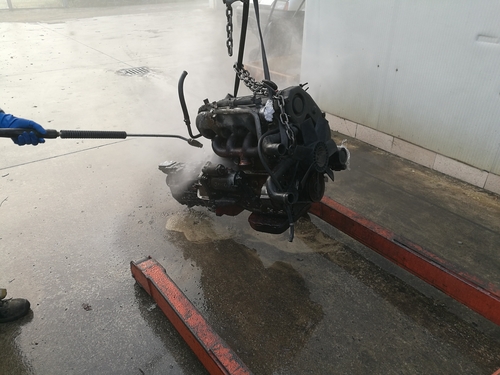 Motorwäsche in der Waschbox