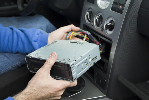 Autoradio Dauerplus herstellen