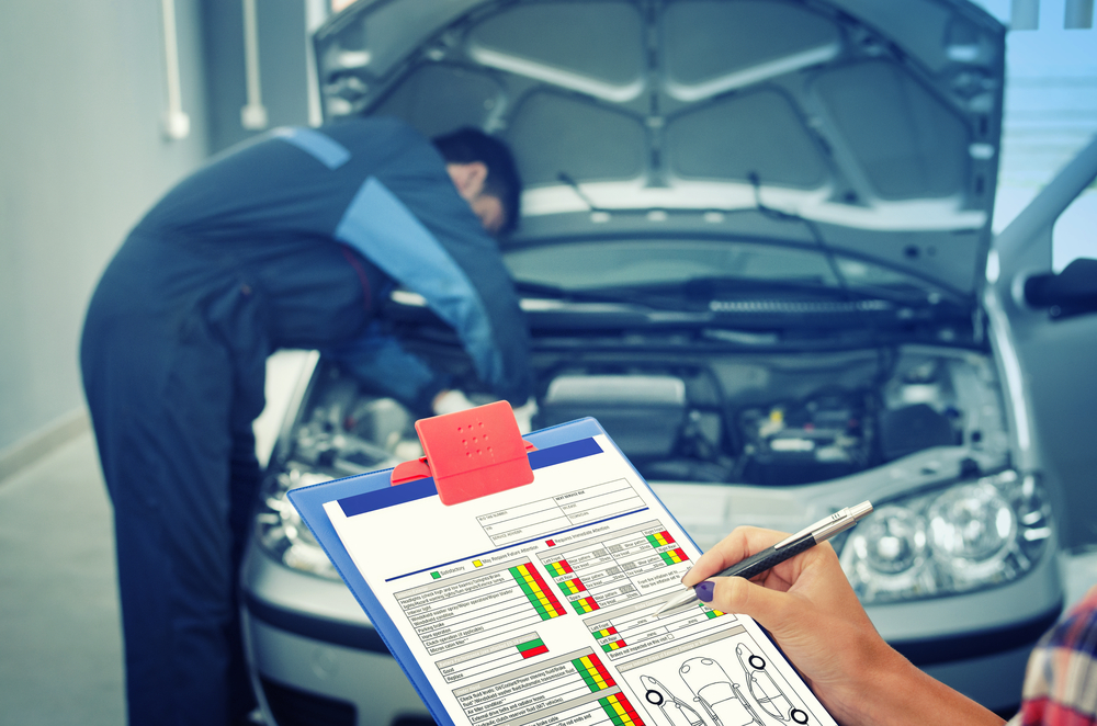 Bei der Reparatur in den Kfz-Werkstätten