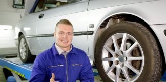 Wenn das Auto im Schlingerkurs fährt - So wechseln Sie Stoßdämpfer & Federn!