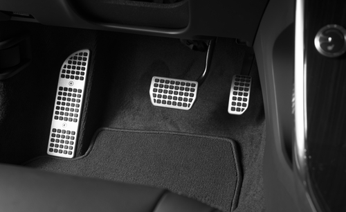 nur elektronisches Gaspedal ist fürs Multifunkionslenkrad geeignet
