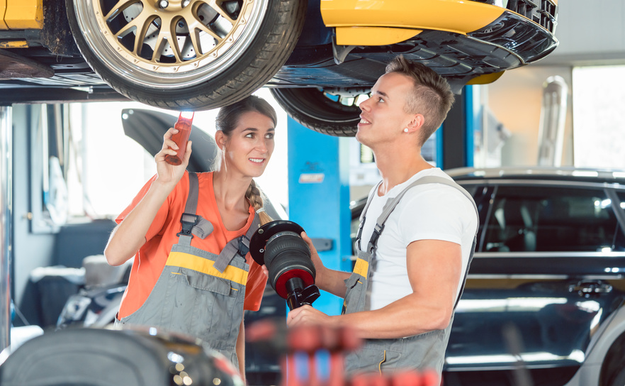 Öle und Betriebsstoffe und ihre Zuordnungen im Pkw-Motor