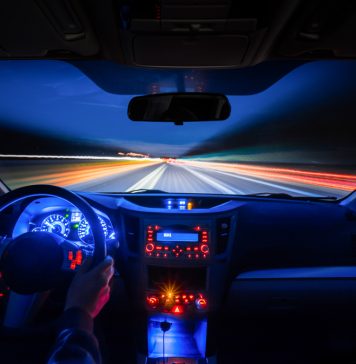 Ambient und Atmosphäre ins Auto mit einer LED Fußraumbeleuchtung!