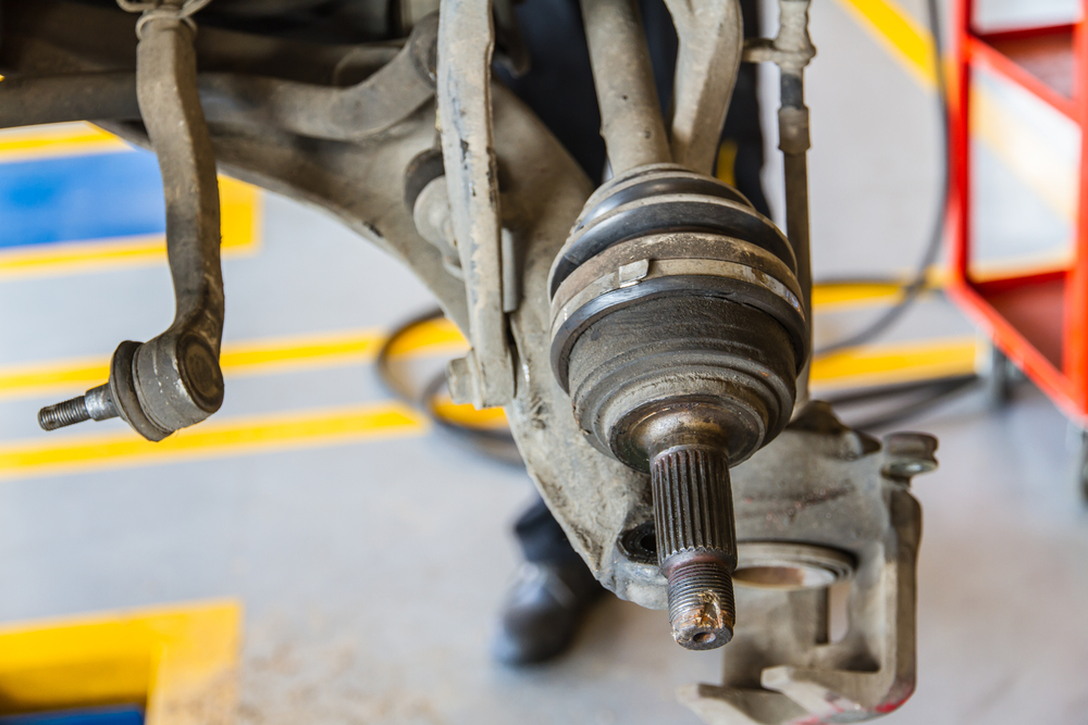 Vibrationen am Auto wegen beschädigter Achsmanschetten