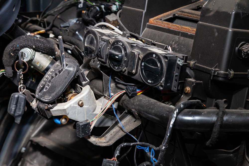Spot-Repair des Armaturenbrettes